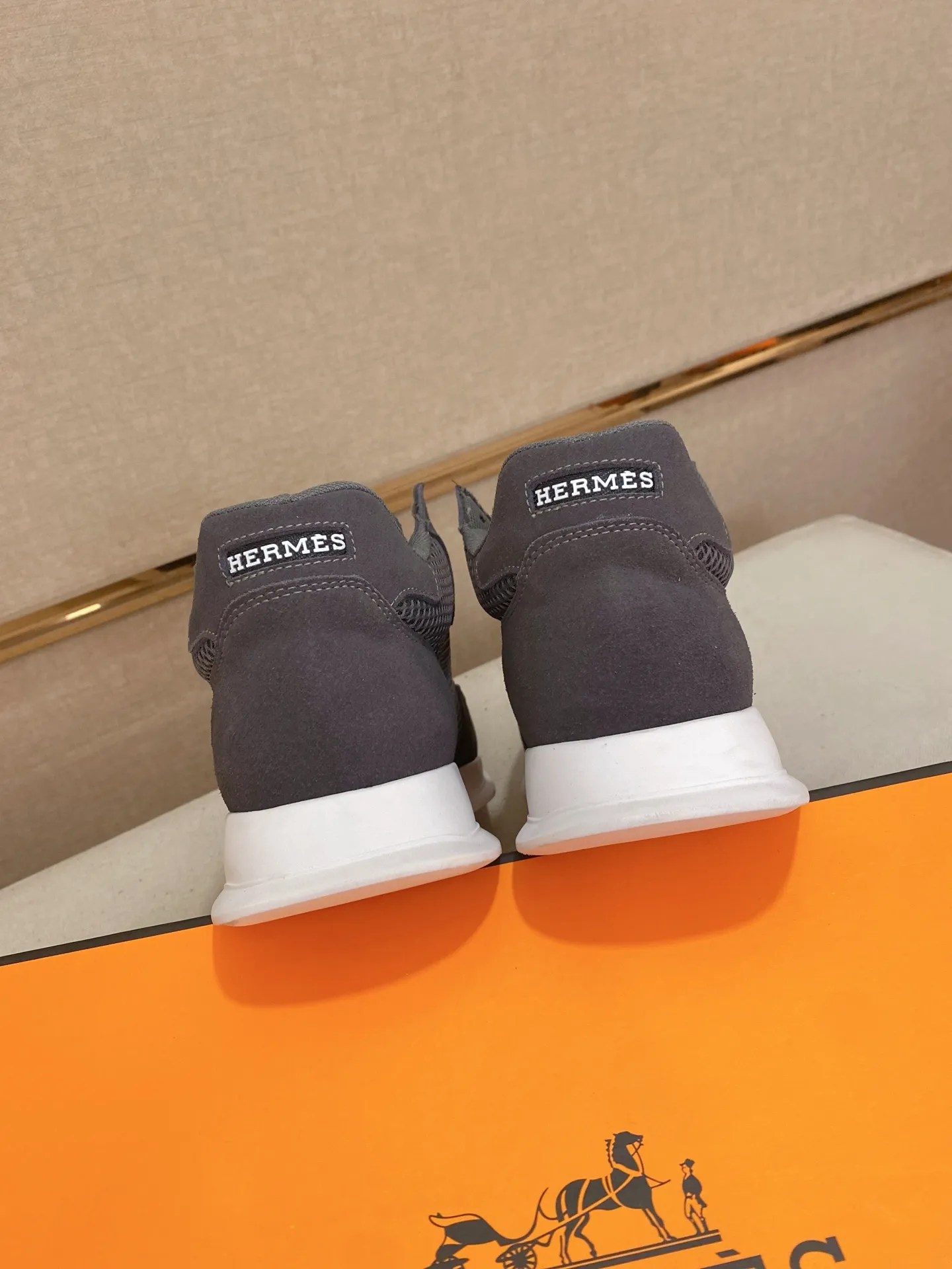 Men's clothing and shoes💰: 420💰《HERMES》【Classic Original Version】Hermès; Top 🔝 Purchasing Agency 🔍🔍Latest 🇺🇸Sold simultaneously at counters, original imported from Italy ▲▲ suede cowhide Equipped with breathable mesh ▲▲Exquisite workmanship (breathable mesh imported from Italy) sole: original sole provided by the original factory, ⚠️exclusive double-layer activity·TPR·rubber·combined molded outsole; Code number: 38-44
